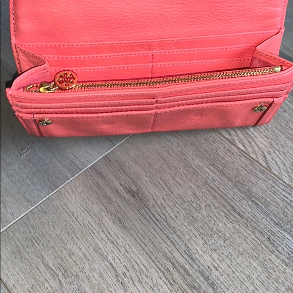 Tory Burch Salmon Pink Leather Wallet - Picture 5 of 12